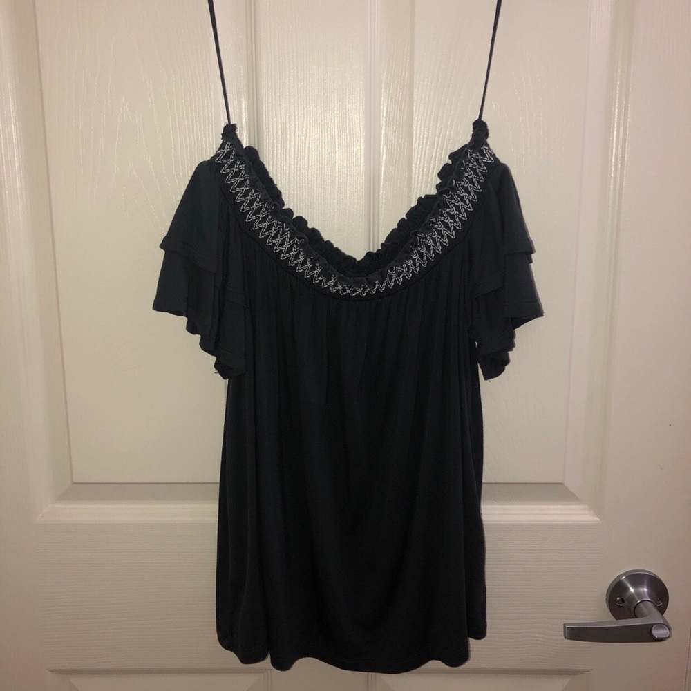 AMERICAN EAGLE off the shoulder top!